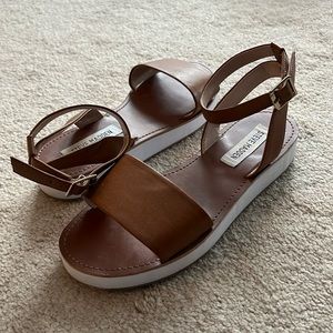 Steve Madden brown and white sandal platform